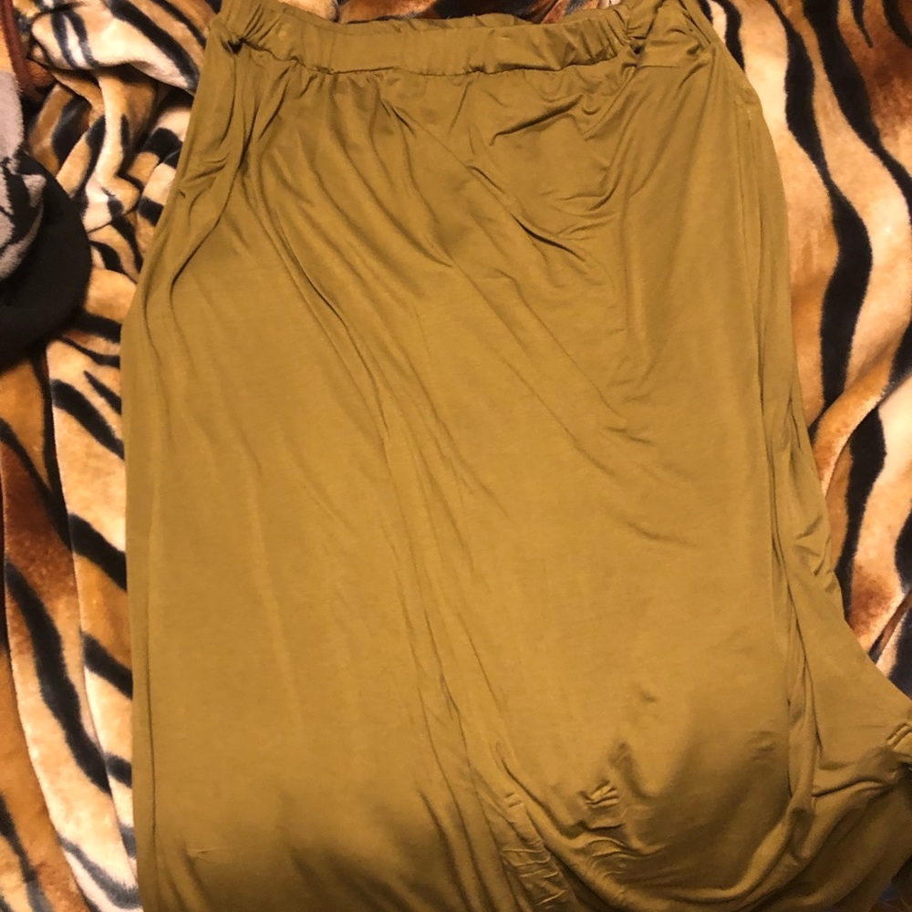 Elastic band maxi skirt